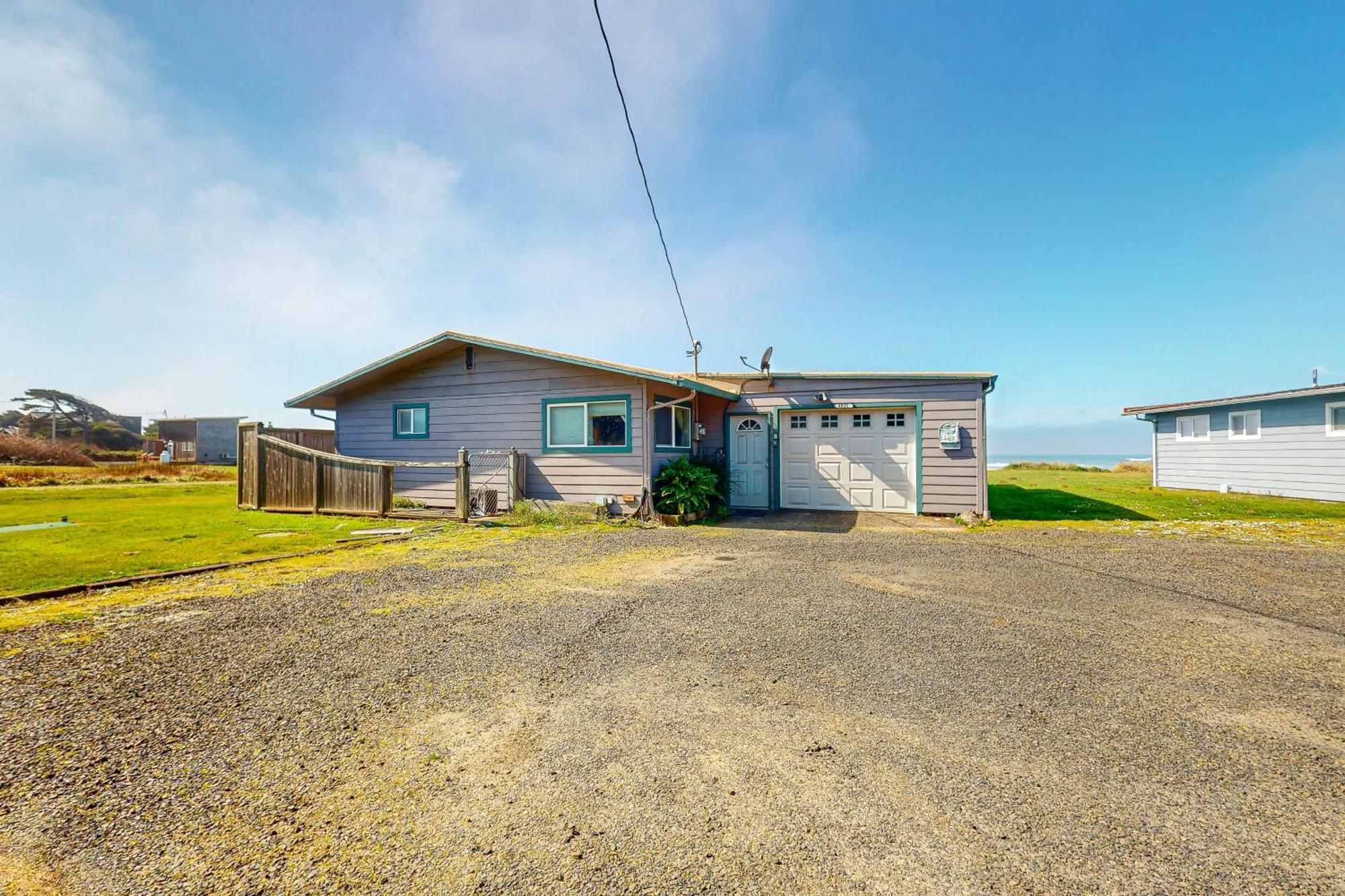 Sparkling Sands Oceanfront San Marine Exterior photo