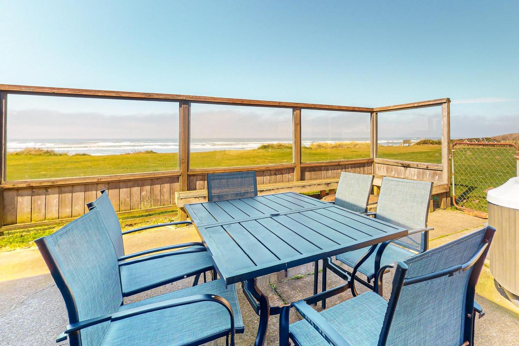 Sparkling Sands Oceanfront San Marine Exterior photo
